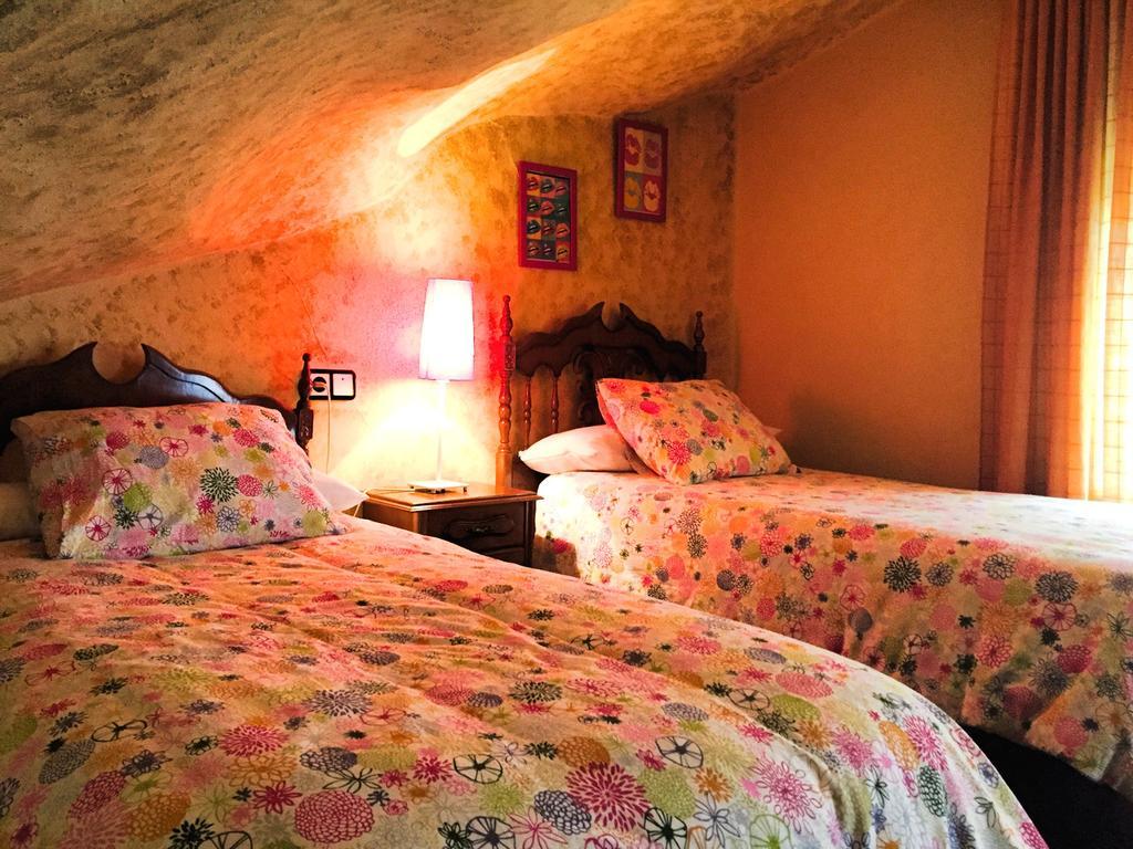 Casa Rural Cuevas Del Sol Setenil De Las Bodegas Luaran gambar